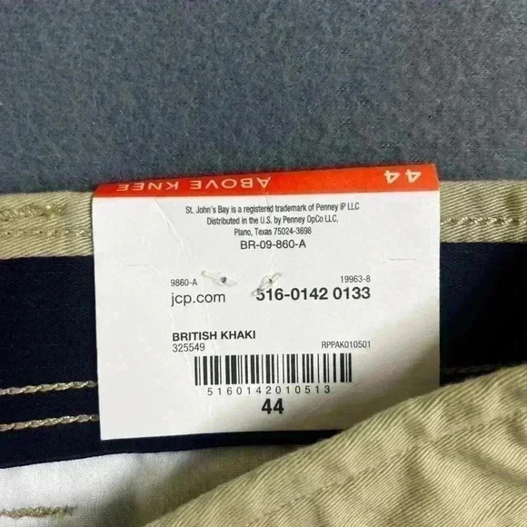 St. John’s Bay Shorts Men’s 44 khaki above knee comfort stretch NWT (0214) - Picture 4 of 10